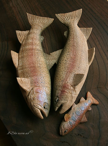2008 鱗水の木彫魚 top